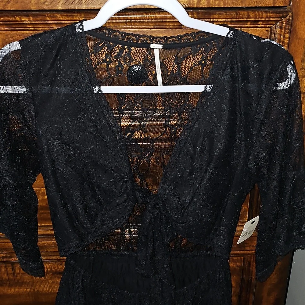 Free People Nwts Black Lace Dress! Sz Small. Stretchy Waist. Dont Miss Out!